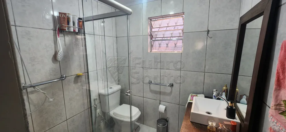 Comprar Casa / Padr&atilde;o em Pelotas R$ 344.000,00 - Foto 5