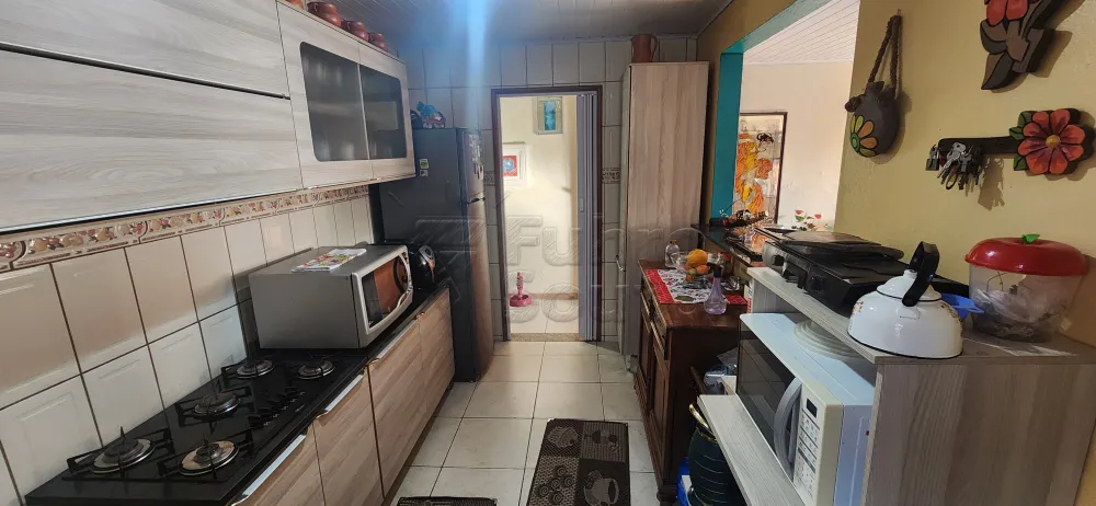Comprar Casa / Padr&atilde;o em Pelotas R$ 344.000,00 - Foto 2