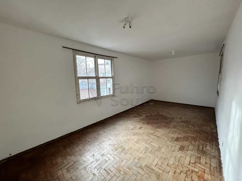 Comprar Casa / Padr&atilde;o em Pelotas R$ 424.000,00 - Foto 6