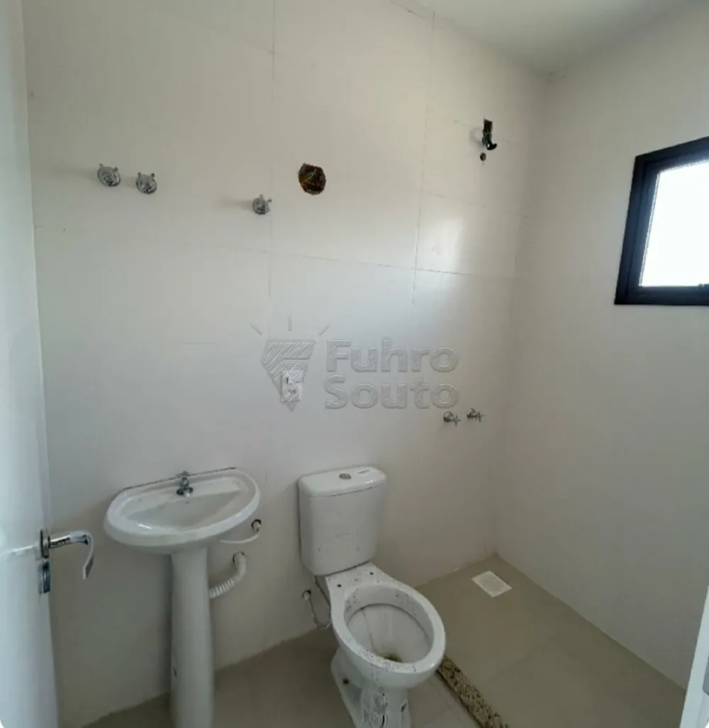 Comprar Casa / Padr&atilde;o em Pelotas R$ 420.000,00 - Foto 6