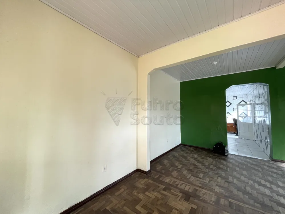 Comprar Casa / Padr&atilde;o em Pelotas R$ 650.000,00 - Foto 1