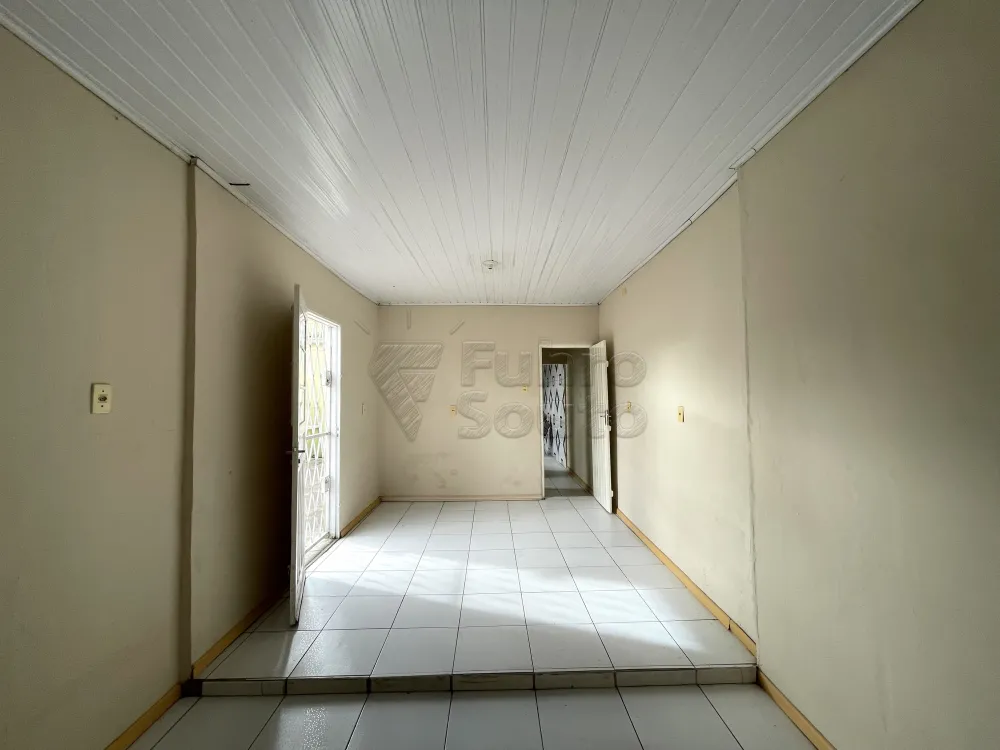 Comprar Casa / Padr&atilde;o em Pelotas R$ 650.000,00 - Foto 7