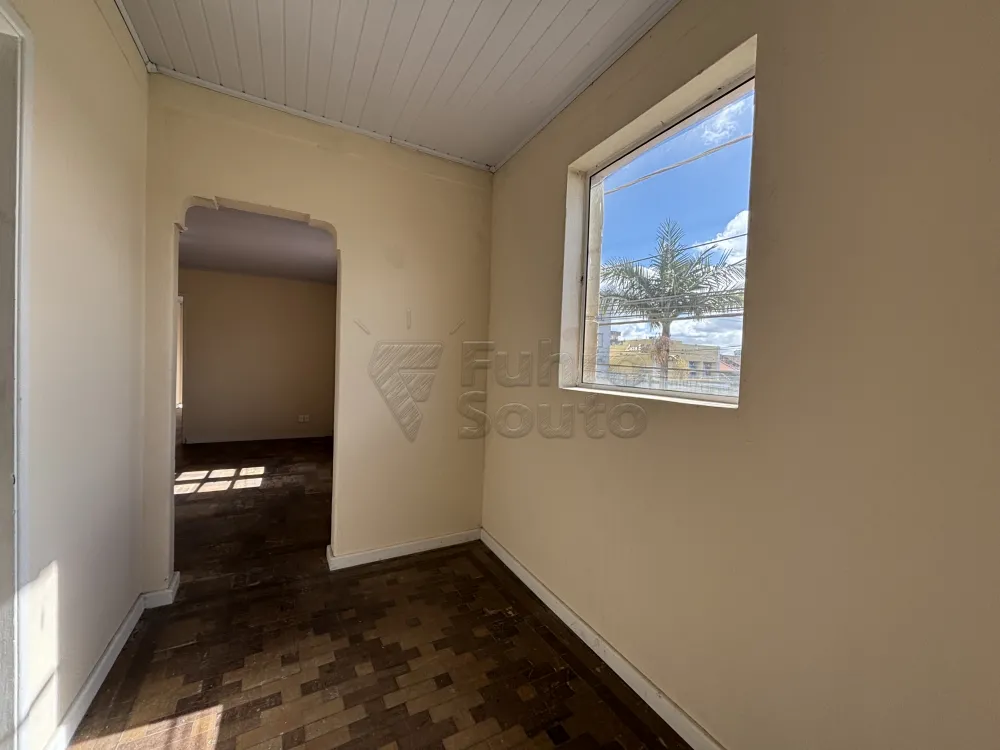 Comprar Apartamento / Fora de Condom&iacute;nio em Pelotas R$ 190.000,00 - Foto 2