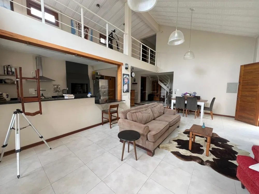 Comprar Casa / Padr&atilde;o em Pelotas R$ 950.000,00 - Foto 1