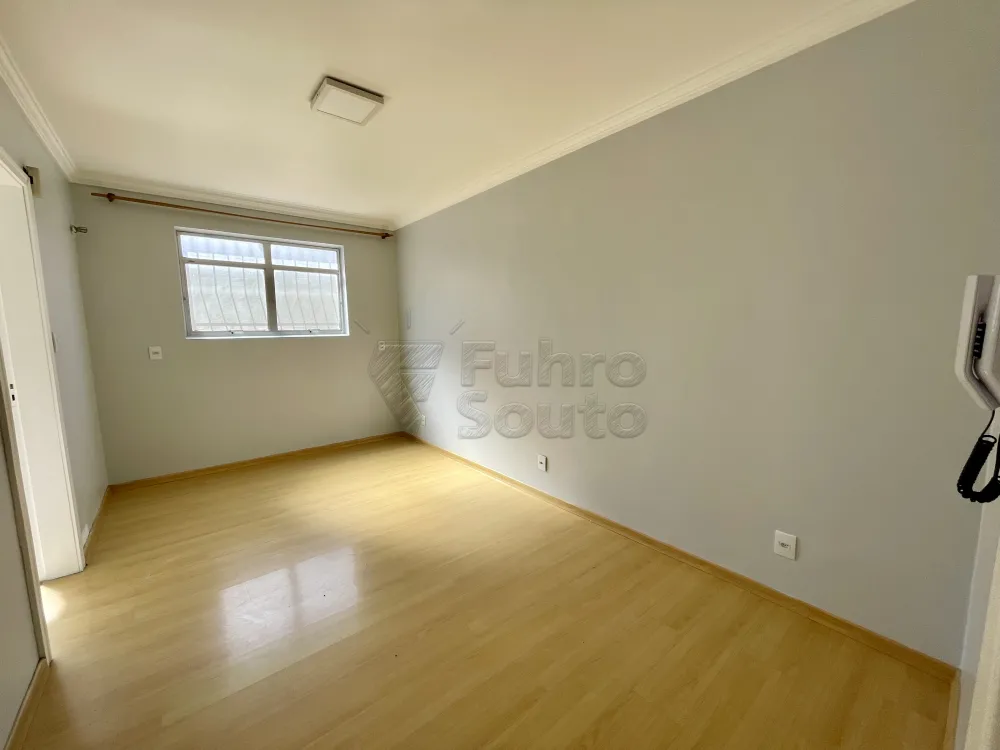 Comprar Apartamento / Padr&atilde;o em Pelotas R$ 480.000,00 - Foto 2