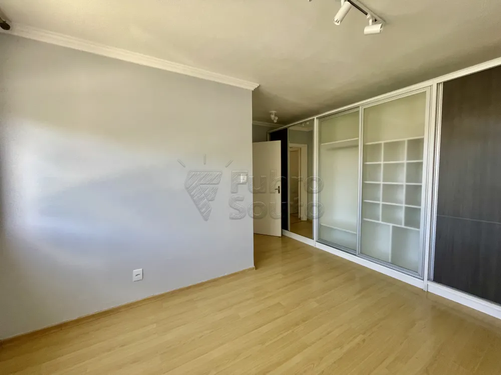 Comprar Apartamento / Padr&atilde;o em Pelotas R$ 480.000,00 - Foto 8