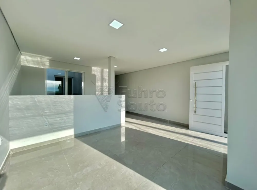 Comprar Casa / Padr&atilde;o em Pelotas R$ 235.000,00 - Foto 1