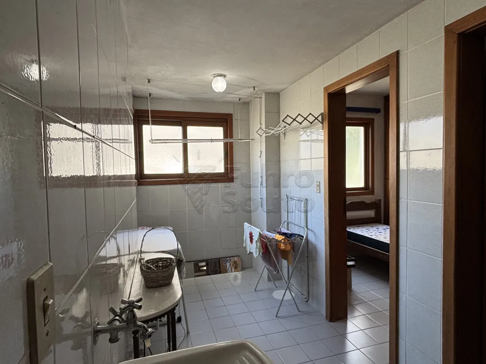 Comprar Apartamento / Padr&atilde;o em Pelotas R$ 850.000,00 - Foto 19