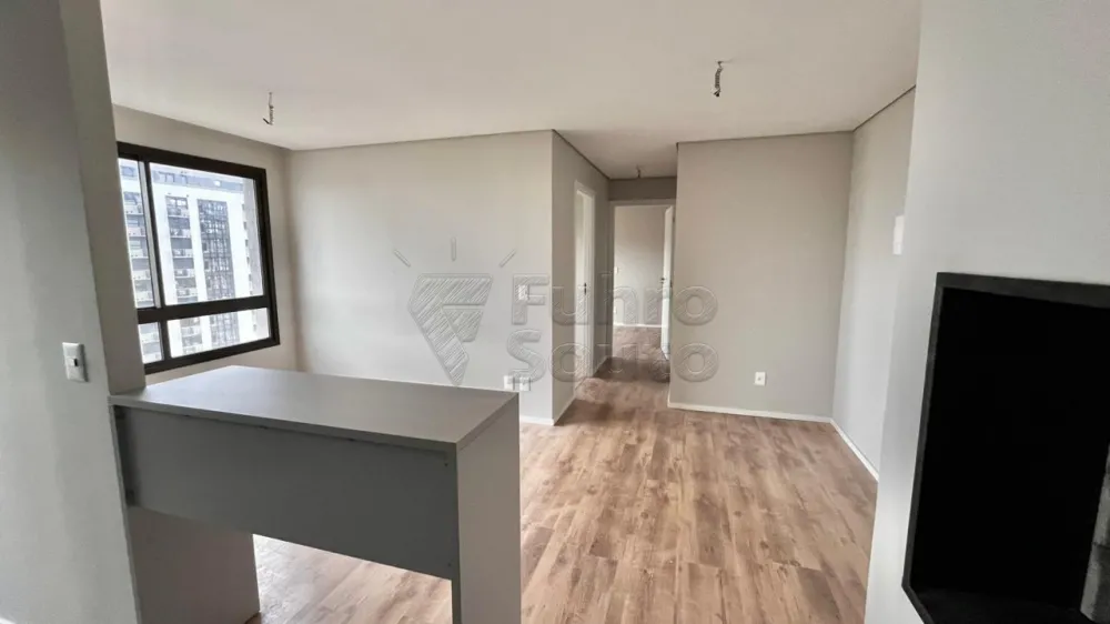 Comprar Apartamento / Padr&atilde;o em Pelotas R$ 550.000,00 - Foto 2