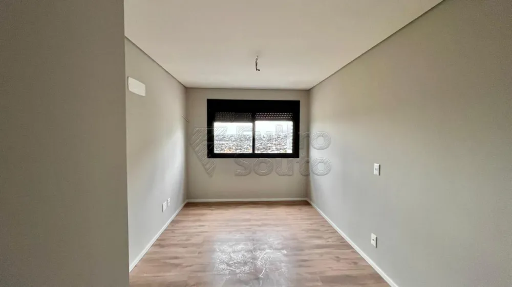 Comprar Apartamento / Padr&atilde;o em Pelotas R$ 550.000,00 - Foto 6