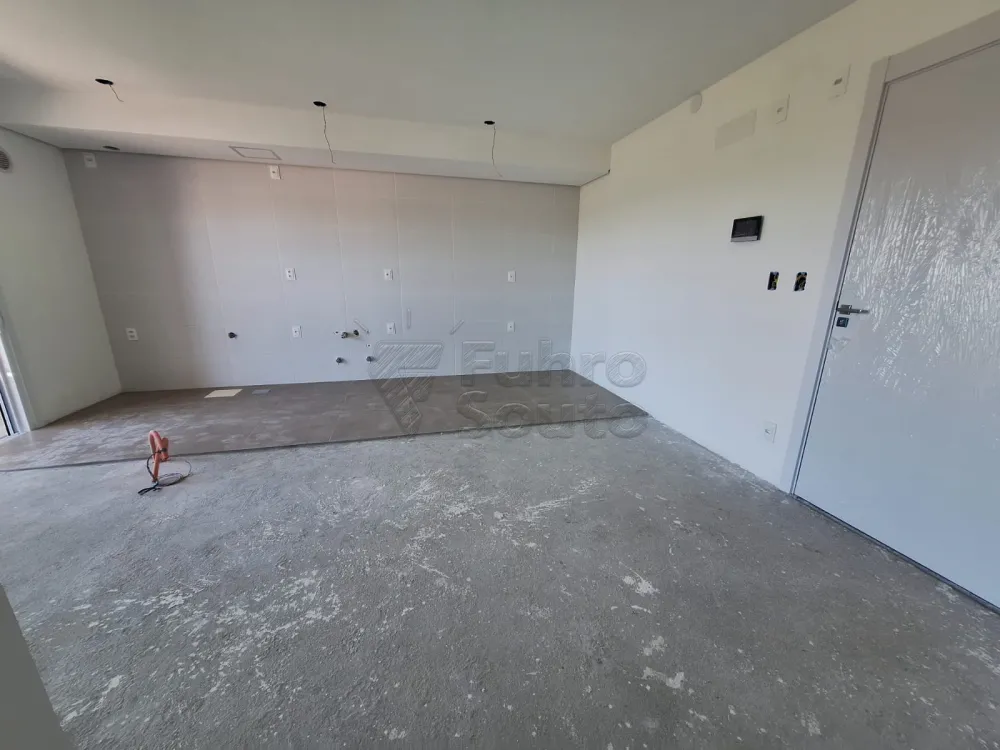 Comprar Apartamento / Padr&atilde;o em Pelotas R$ 450.000,00 - Foto 2