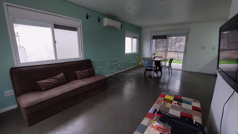 Comprar Casa / Padr&atilde;o em Pelotas R$ 650.000,00 - Foto 1