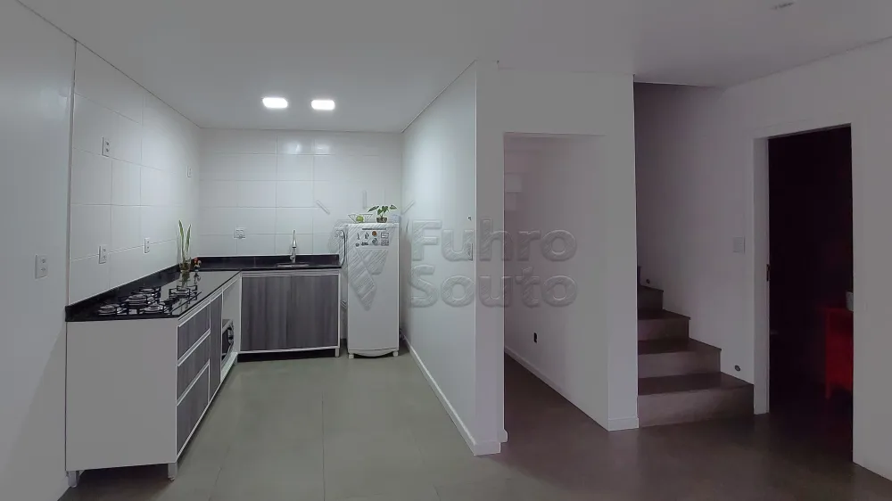 Comprar Casa / Padr&atilde;o em Pelotas R$ 650.000,00 - Foto 3