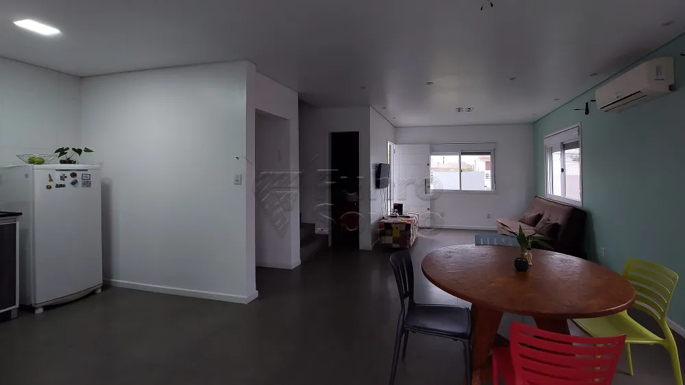 Comprar Casa / Padr&atilde;o em Pelotas R$ 650.000,00 - Foto 2