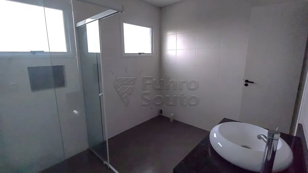 Comprar Casa / Padr&atilde;o em Pelotas R$ 650.000,00 - Foto 7