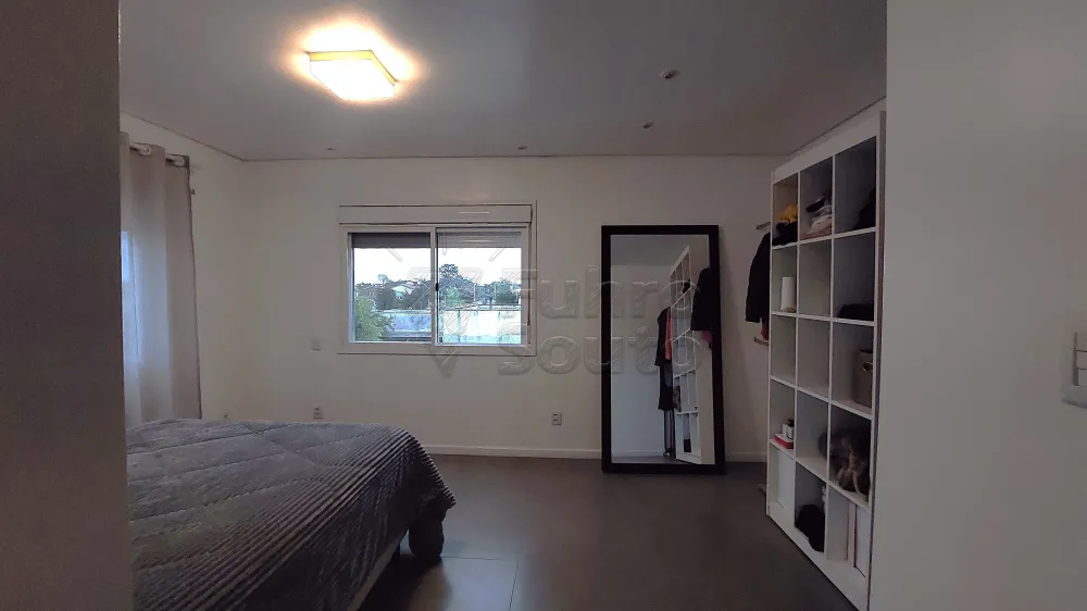 Comprar Casa / Padr&atilde;o em Pelotas R$ 650.000,00 - Foto 6