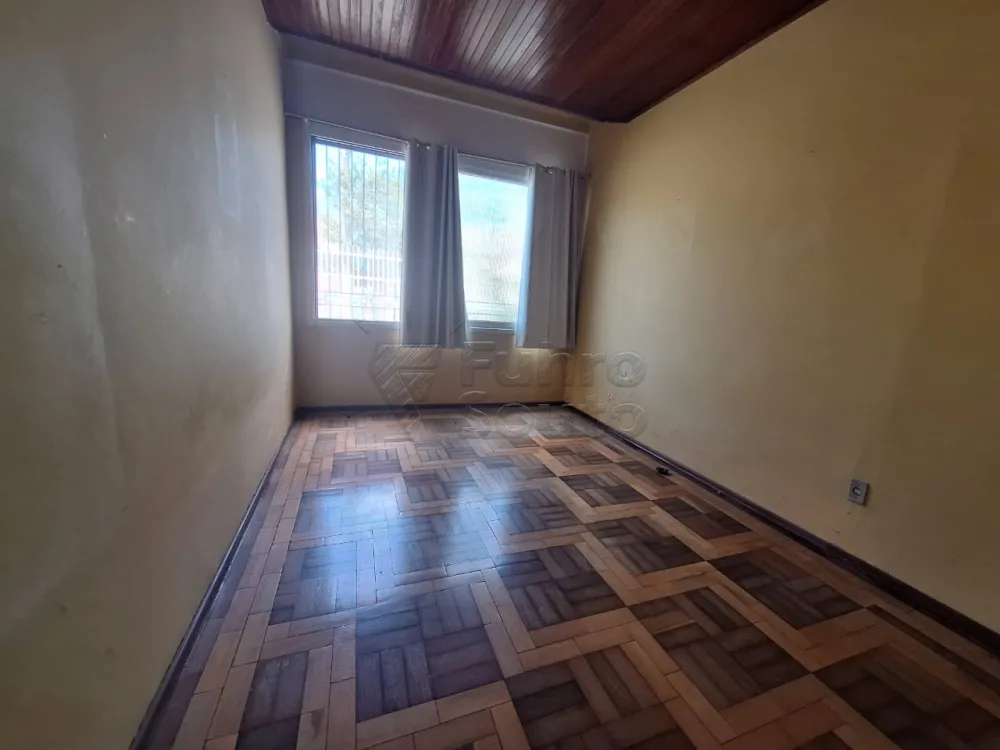 Comprar Casa / Padr&atilde;o em Pelotas R$ 700.000,00 - Foto 10