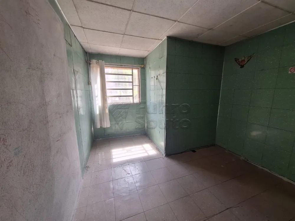 Comprar Casa / Padr&atilde;o em Pelotas R$ 700.000,00 - Foto 7
