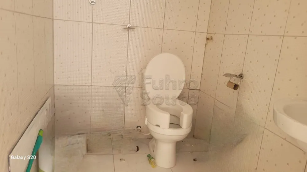 Comprar Comercial / Pr&eacute;dio em Pelotas R$ 300.000,00 - Foto 2