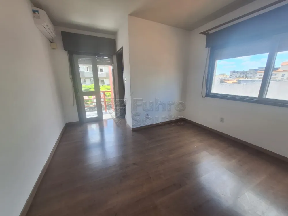 Comprar Apartamento / Padr&atilde;o em Pelotas R$ 450.000,00 - Foto 8