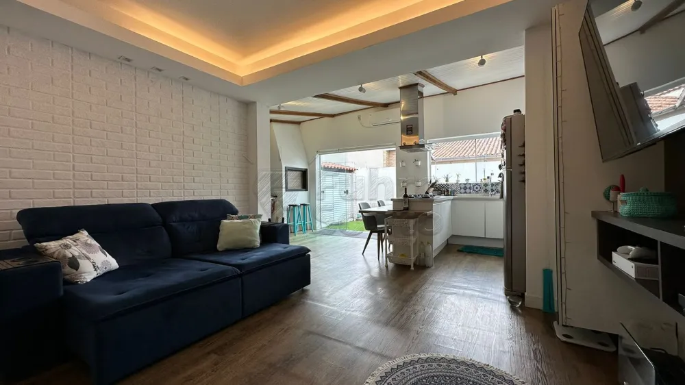 Comprar Casa / Condom&iacute;nio em Pelotas R$ 430.000,00 - Foto 2