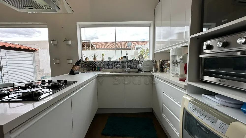 Comprar Casa / Condom&iacute;nio em Pelotas R$ 430.000,00 - Foto 4