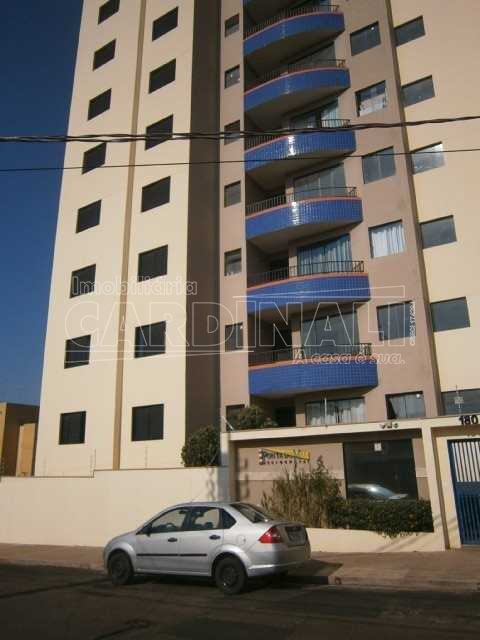 Apartamento / Padrão em São Carlos 
