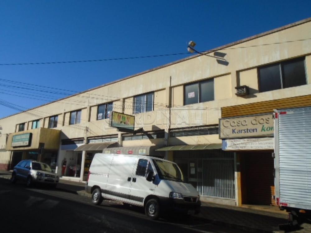 Comercial / Sala / Salão com Condomínio em São Carlos , Comprar por R$120.000,00