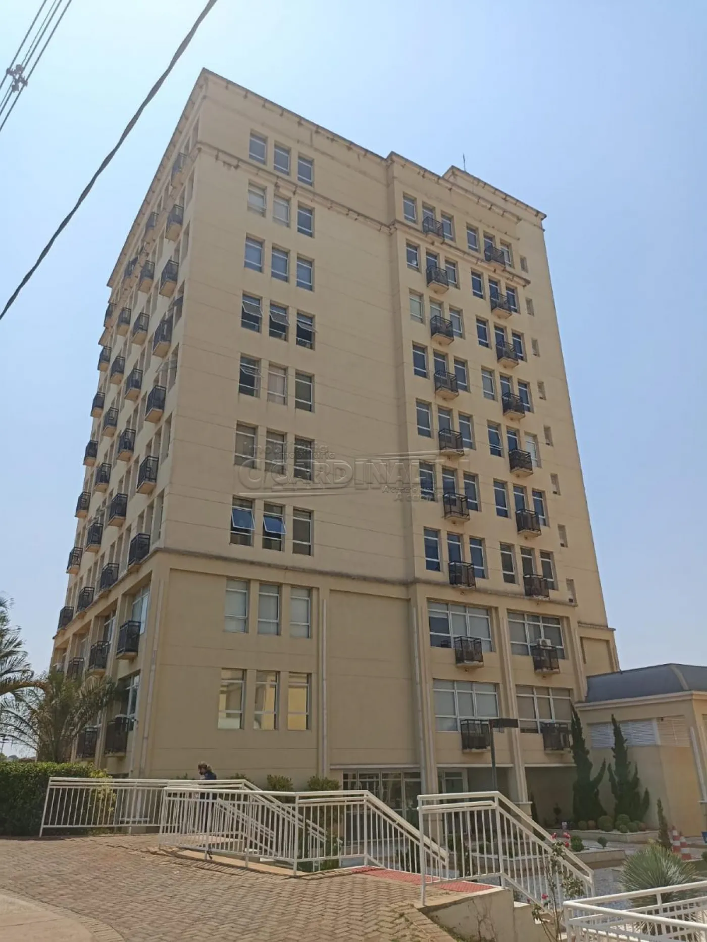 Comercial / Sala / Salão com Condomínio em São Carlos , Comprar por R$395.000,00