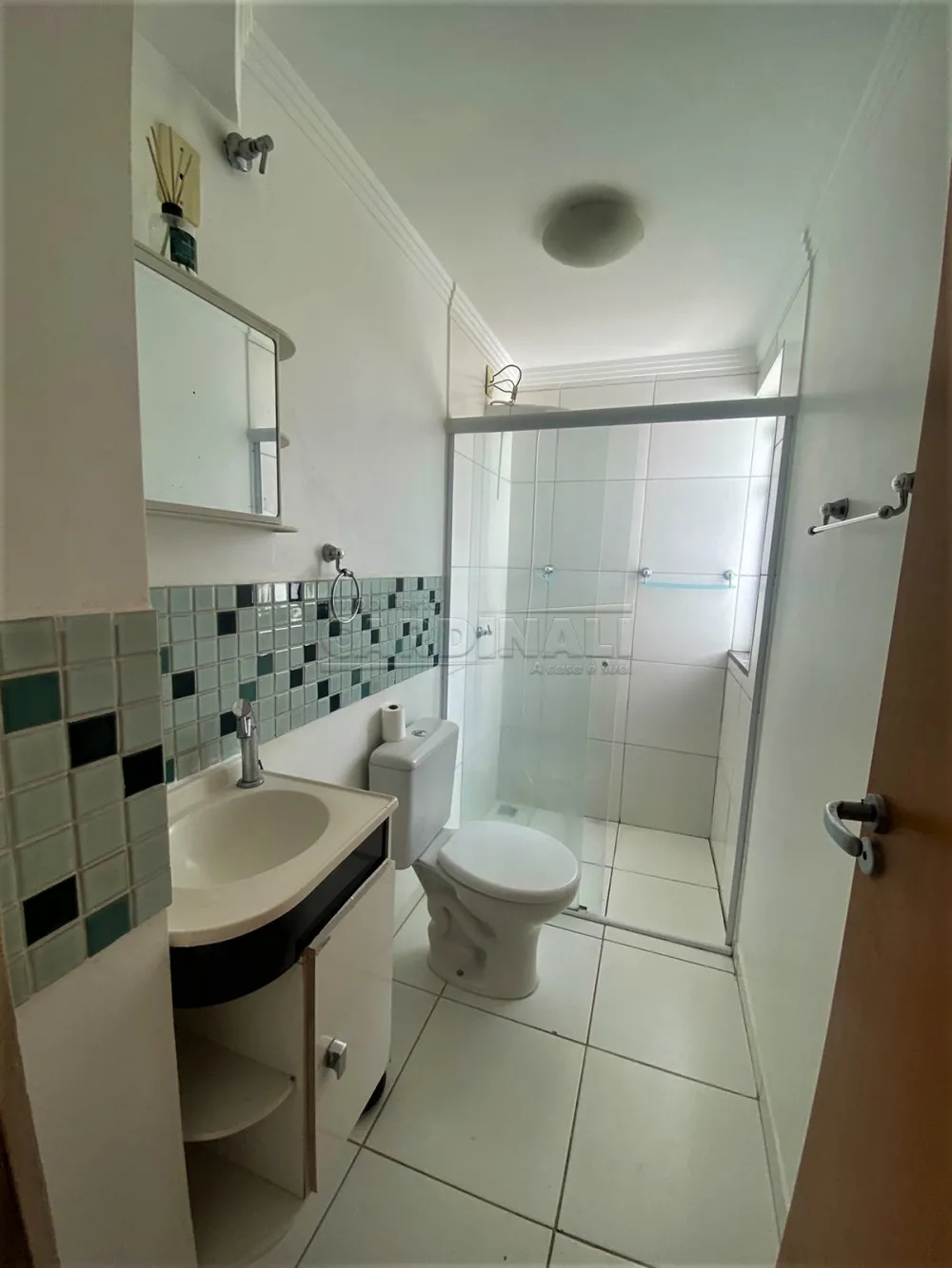 Alugar Casa / Sobrado em S&atilde;o Carlos R$ 1.360,00 - Foto 9