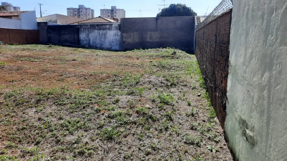Comprar Terreno / Padr&atilde;o em S&atilde;o Carlos R$ 330.000,00 - Foto 1