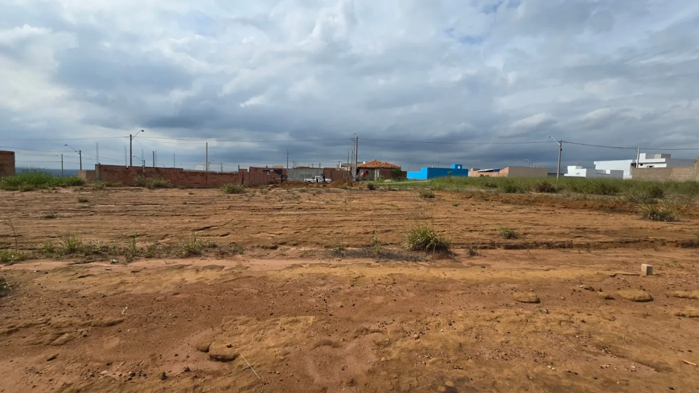 Terreno / Padrão em São Carlos , Comprar por R$149.000,00