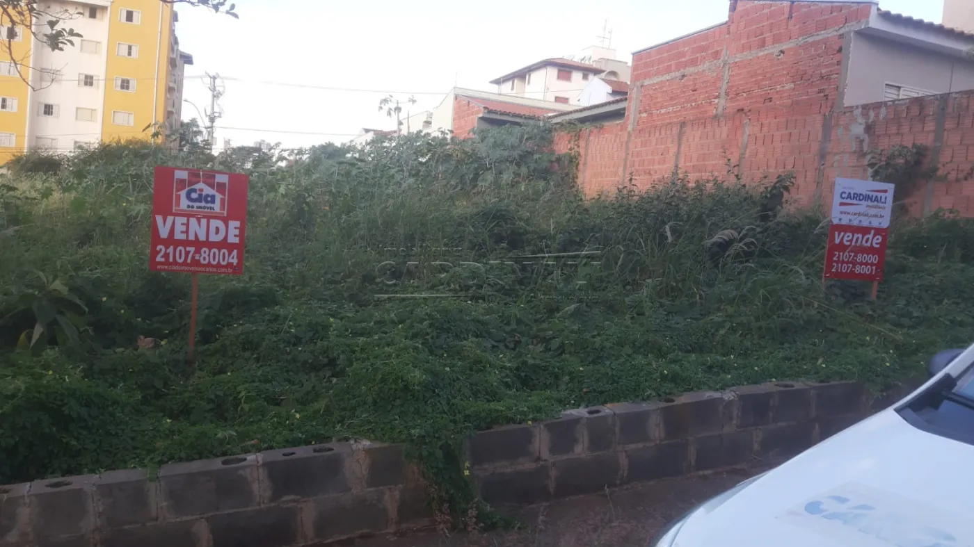 Terreno / Padrão em São Carlos , Comprar por R$205.000,00