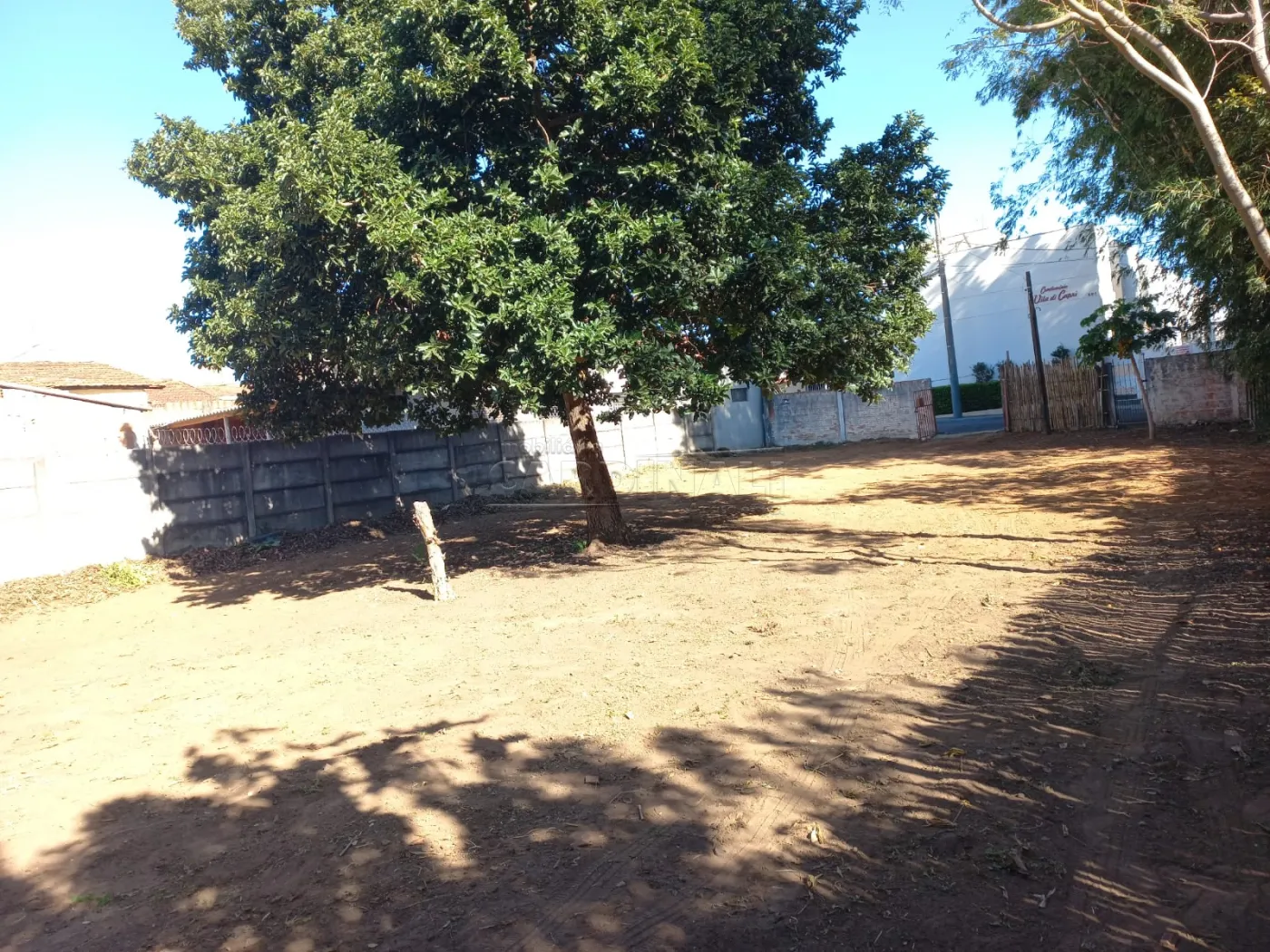 Terreno / Padrão em São Carlos , Comprar por R$421.600,00