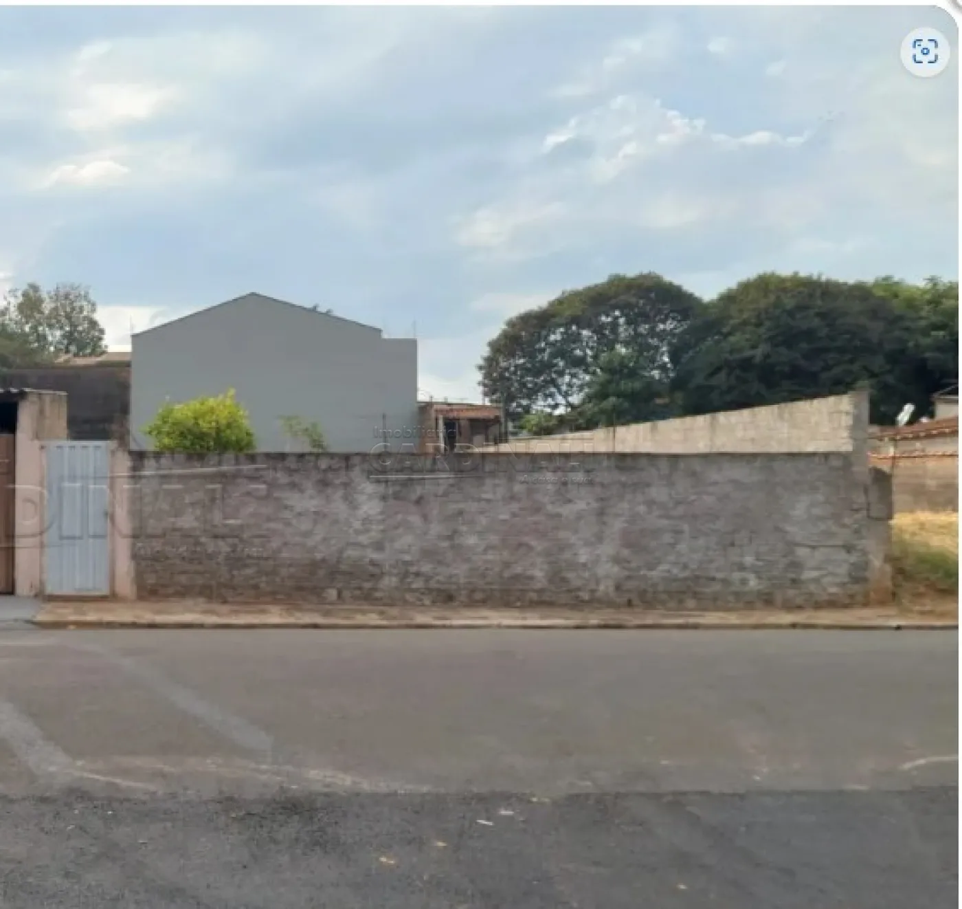 Terreno / Padrão em São Carlos , Comprar por R$220.000,00
