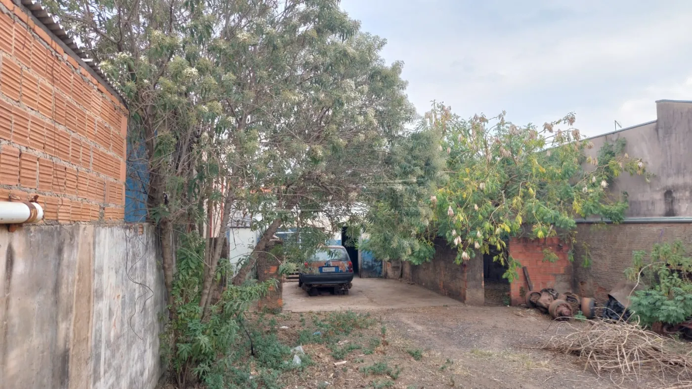 Terreno / Padrão em São Carlos , Comprar por R$180.000,00