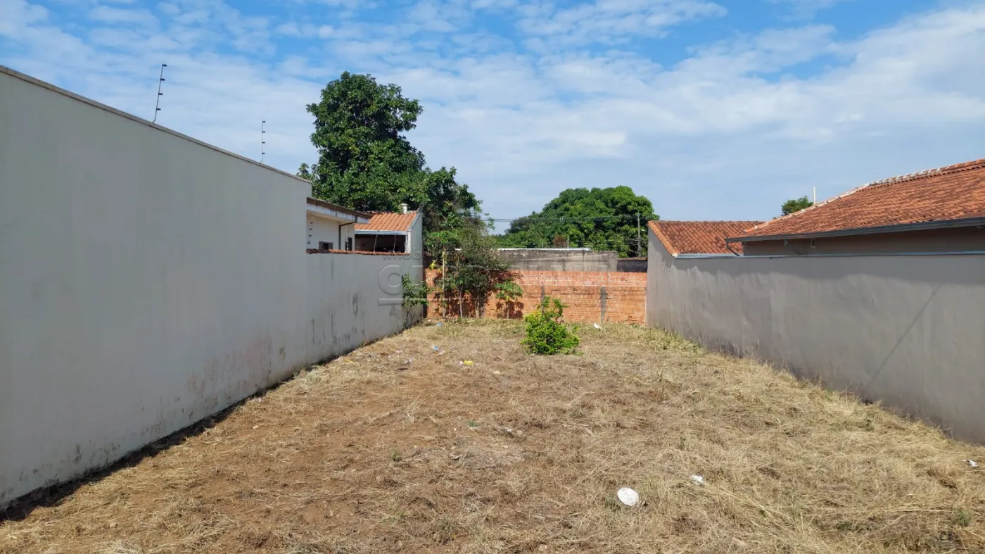 Terreno / Padrão em São Carlos , Comprar por R$180.000,00