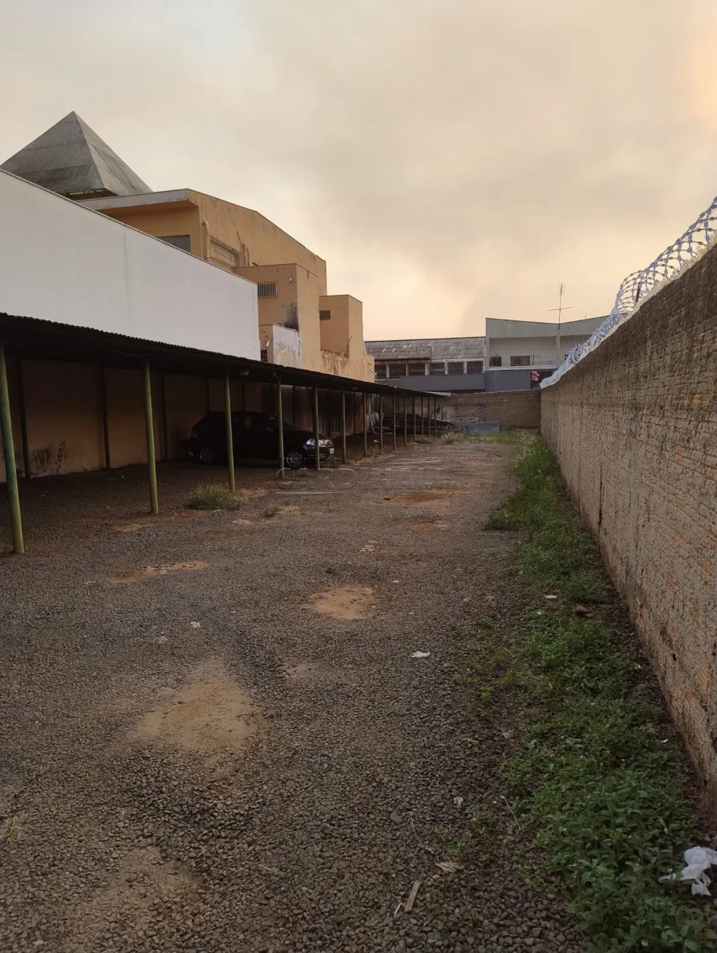 Terreno / Padrão em São Carlos , Comprar por R$750.000,00