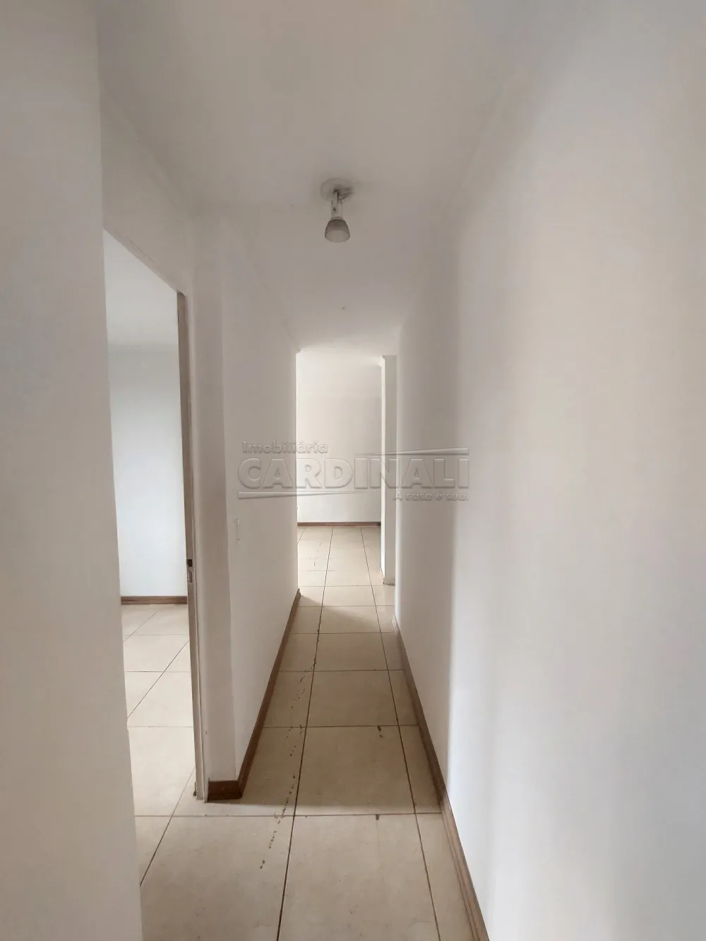 Alugar Apartamento / Padr&atilde;o em S&atilde;o Carlos R$ 1.650,00 - Foto 2