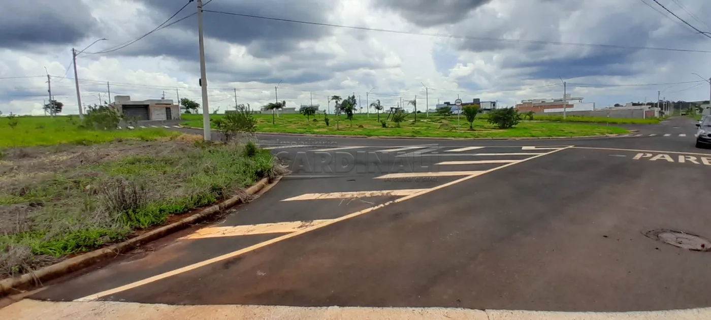 Terreno / Padrão em São Carlos , Comprar por R$220.000,00