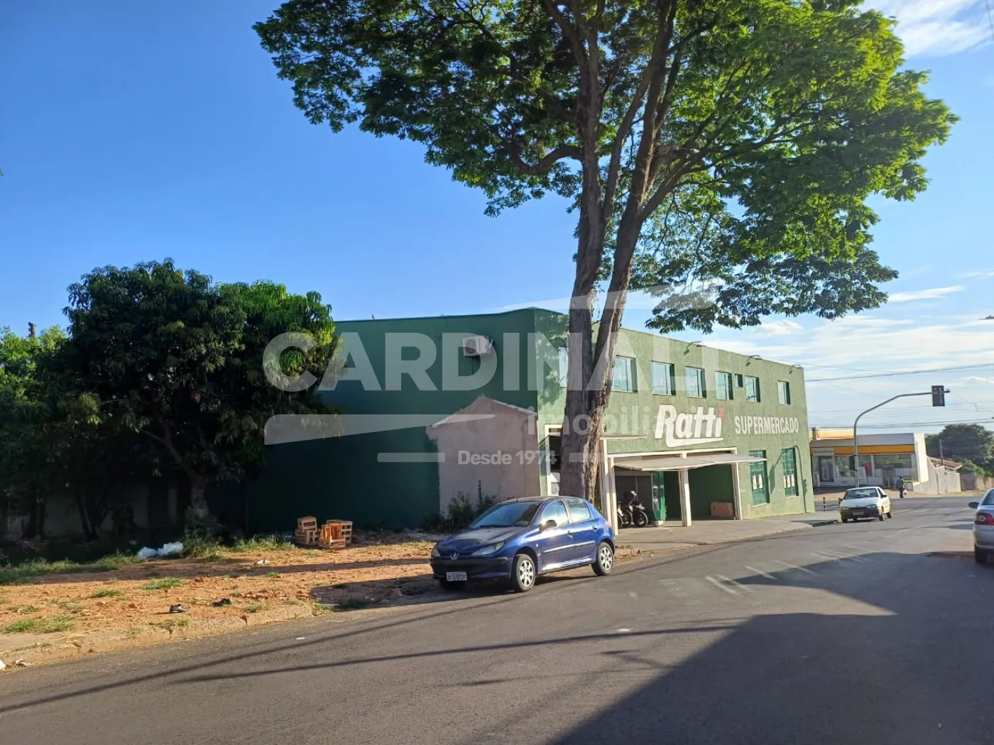 Terreno / Padrão em São Carlos , Comprar por R$250.000,00