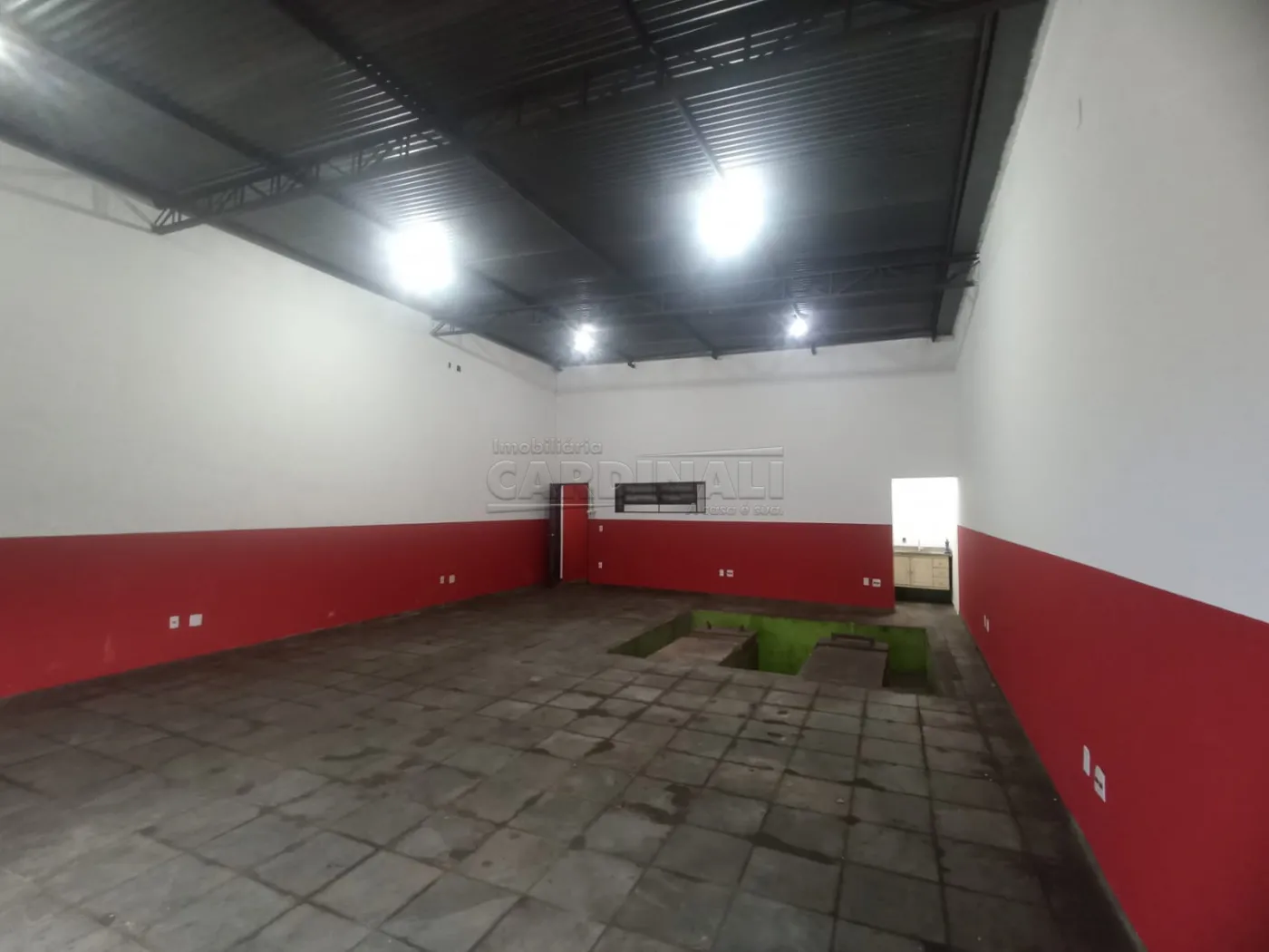 Comercial / Salão em São Carlos , Comprar por R$266.000,00