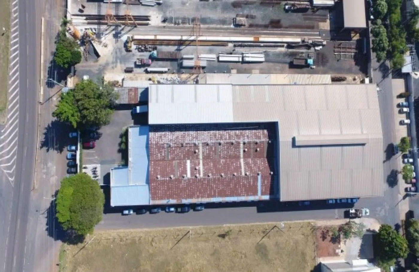 Comercial / Galpão em Américo Brasiliense , Comprar por R$7.500.000,00