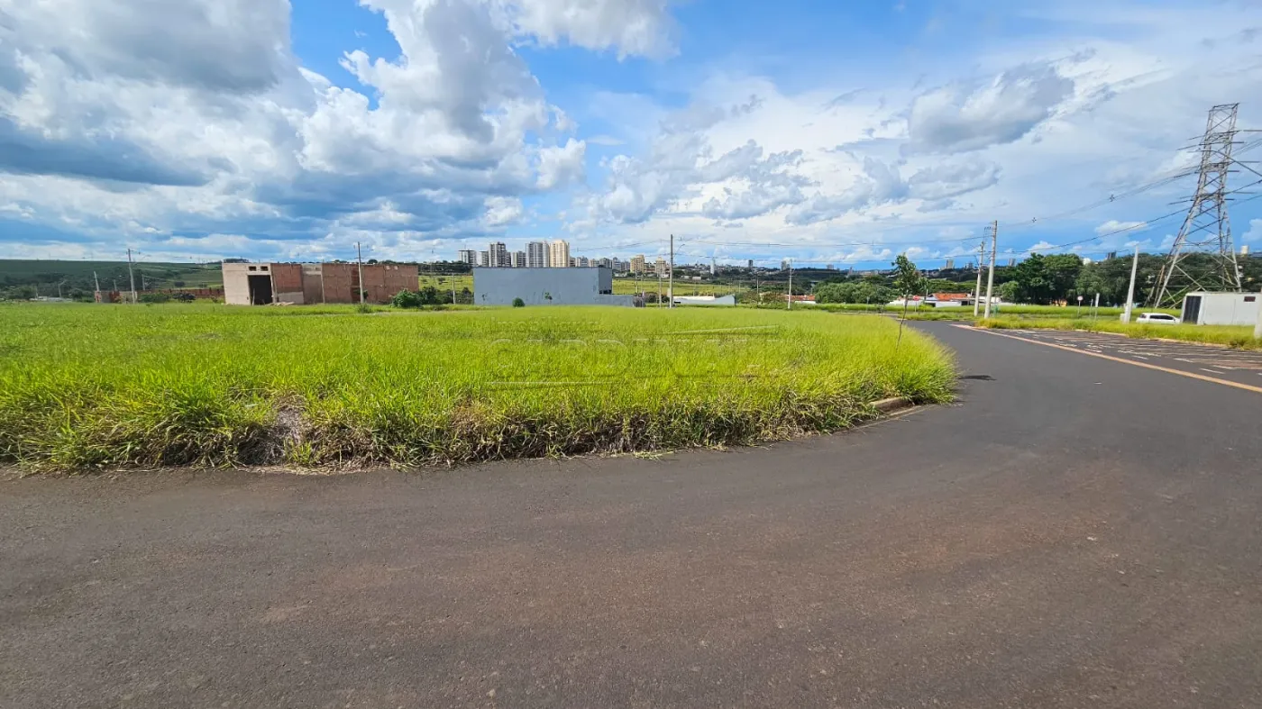 Terreno / Padrão em São Carlos , Comprar por R$190.000,00