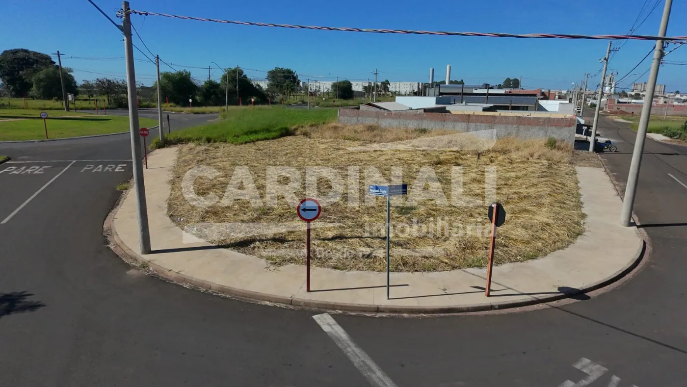 Terreno / Padrão em São Carlos , Comprar por R$242.500,00