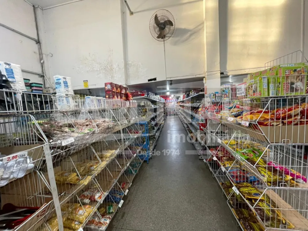 Alugar Comercial / Barrac&atilde;o em S&atilde;o Carlos R$ 6.112,00 - Foto 12