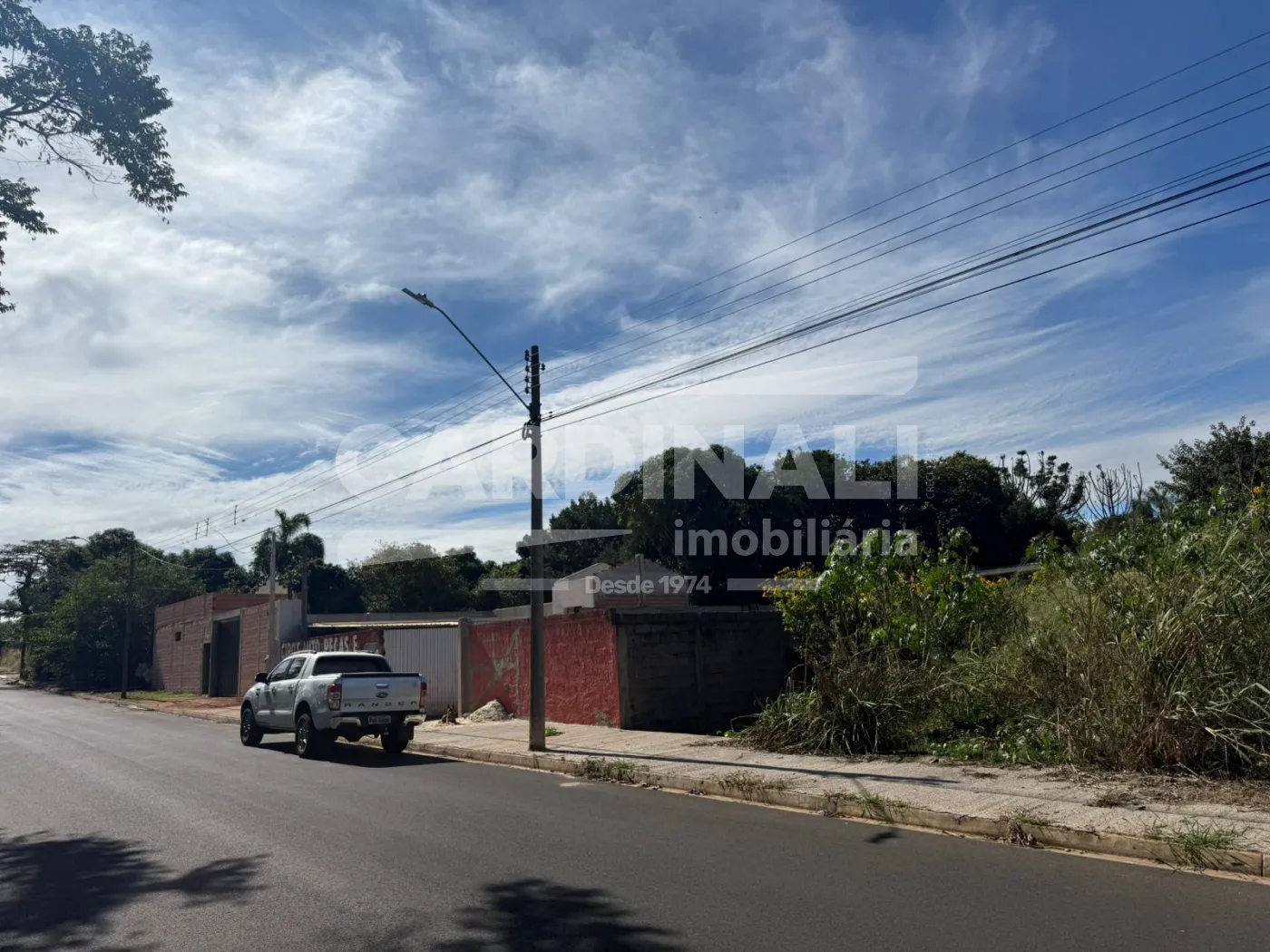 Terreno / Padrão em São Carlos , Comprar por R$426.000,00