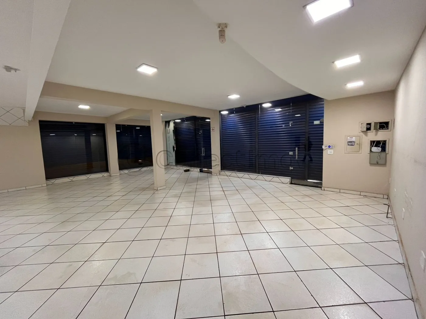 Alugar Comercial / Pr&eacute;dio sem Condom&iacute;nio em Ribeir&atilde;o Preto R$ 16.800,00 - Foto 2