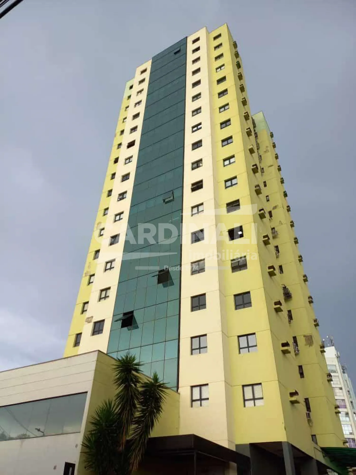 Comercial / Sala / Salão com Condomínio em São Carlos , Comprar por R$700.000,00