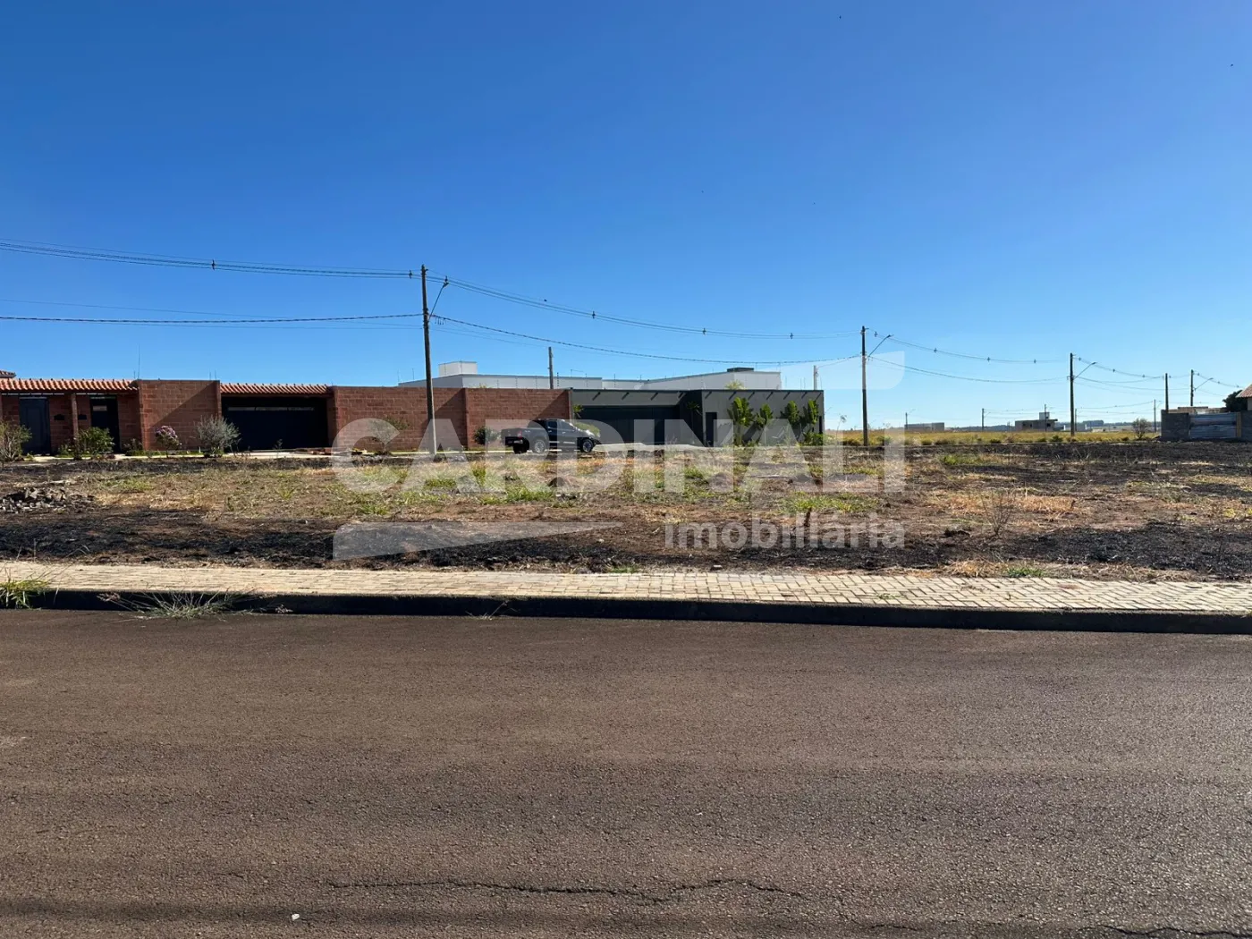 Terreno / Padrão em São Carlos , Comprar por R$550.000,00